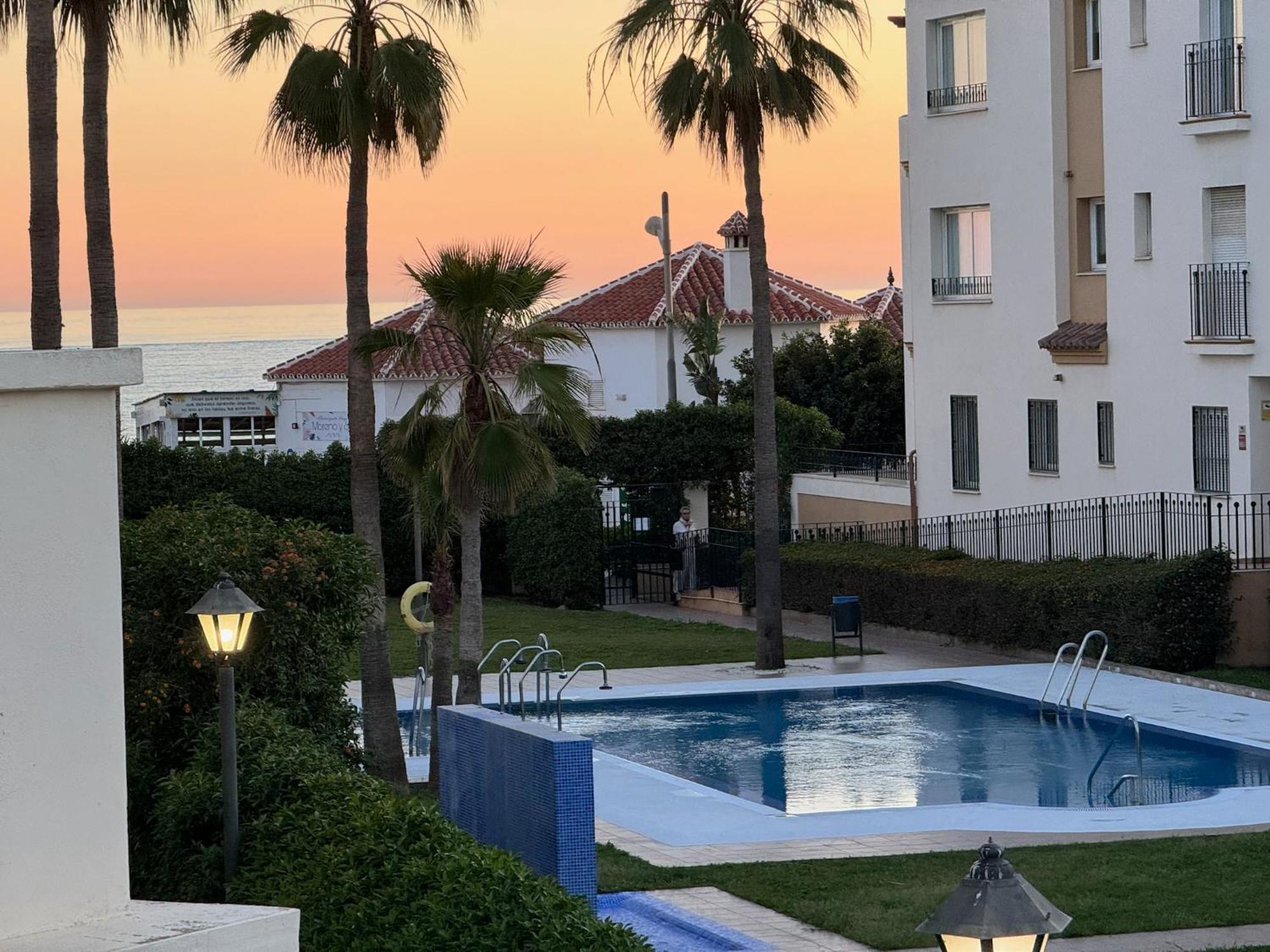 Strandnaera Boende I Torrox Costa Exterior foto